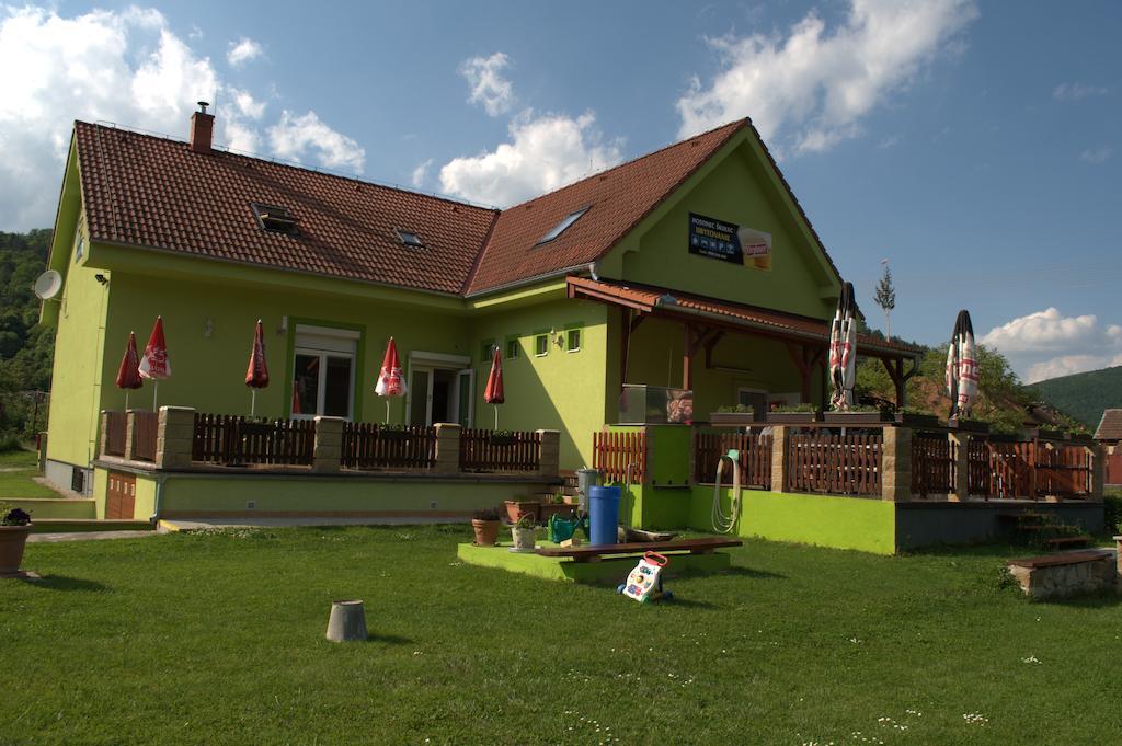 Hostinec Vo Visnovom Stará Turá Eksteriør billede